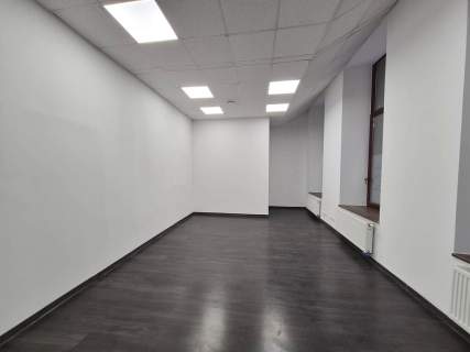 Lokal parterowy usługowo-handlowy 137 m do wynajęcia I Łódź Centr
