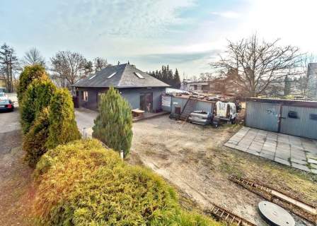 Przy drodze krajowej nr 44