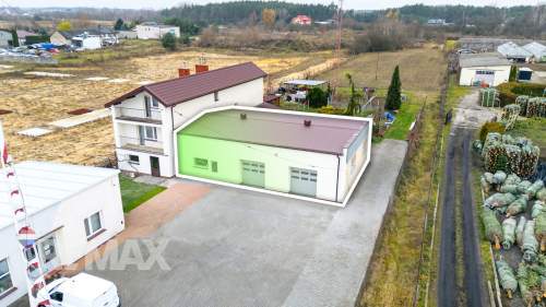 Lokal przy trasie E7 z parkingiem i biurem
