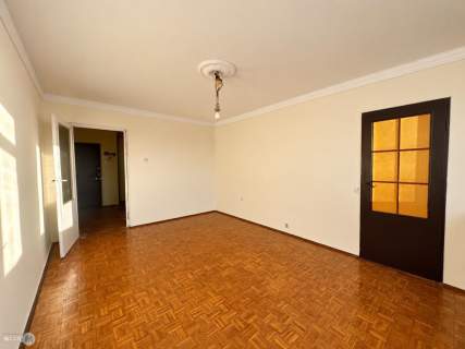 3- pokojowe mieszkanie w centrum z balkonem.