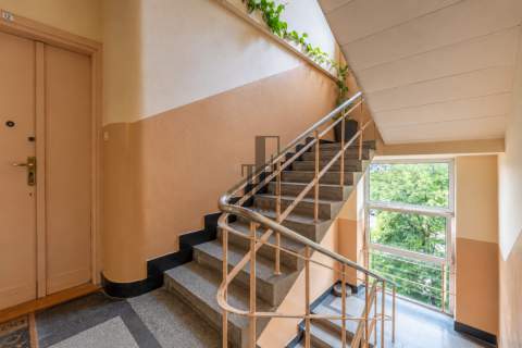 Kamienica 1932r z windą/Dwustronne/Balkon, Piwnica
