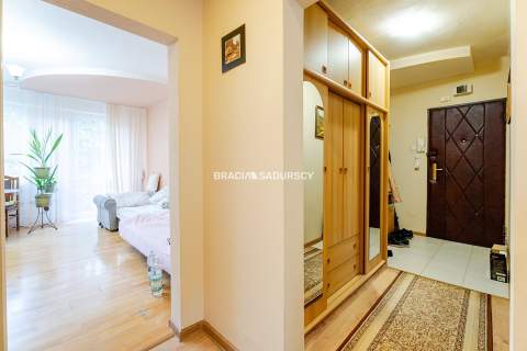 2 POKOJE 52 m2 II PIĘTRO OS. SIKORSKIEGO