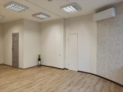 Lokal użytkowy 30 m2 z witryną Klimatyzacja Świetna lo