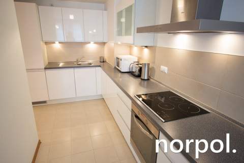 Angel Plaza Apartament 48 m z widokiem na ogród komórka, mi