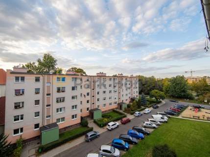 Duże 3 pokojowe mieszkanie na 4 piętrze.