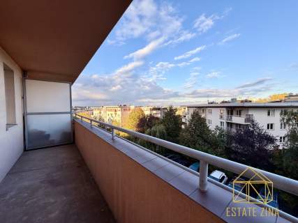 Mieszkanie po generalnym remoncie Duży balkon