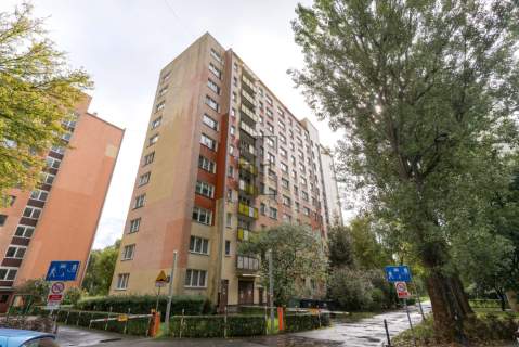 2 pokoje, duży balkon z widokiem Chomiczówka