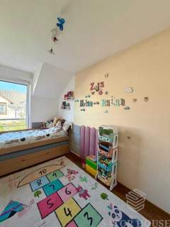 Skrajny dom szeregowy, 160 m2 ogrodu, osiedle zamknięte.