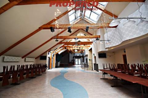 Dom weselny/restauracja, pow. 800 m, Zagnańsk