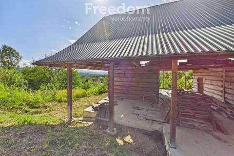 Drewniany dom z widokiem na Tatry