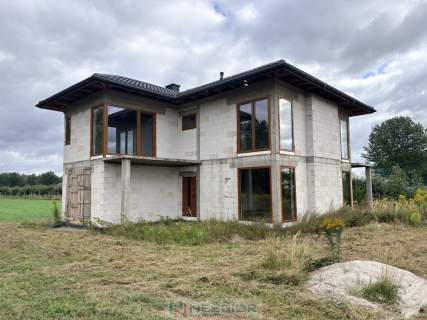 Dom do sprzedania, Stan surowy zamknięty