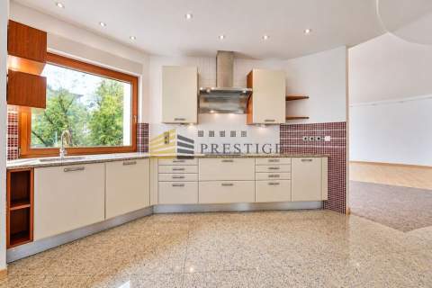Przestronny apartament 250m2- 4 sypialnie, klimatyzacja