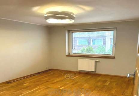 BRONOWICE 3 POKOJE BALKON MIEJSCE POSTOOWE