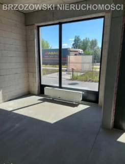 Włochy, 75 m2, usługowy handlowy WITRYNY