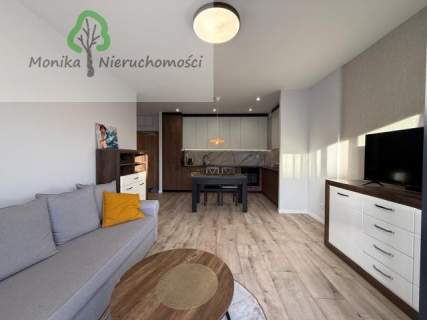 Dwa pokoje, komórka, miejsce w hali - winda 