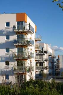 70 m2 3 pokoje Balkon 10 m2 Wysoki standard
