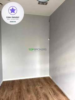 Elegancki lokal z witrynami, obok SOHO