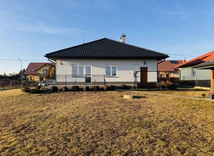 Parterowy dom z fotowoltaiką