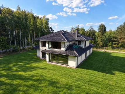 Dom z prywatnym lasem 323 m działka 4000 m2