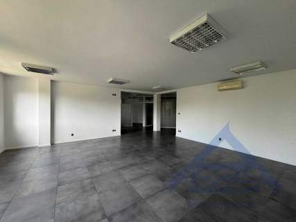 Biuro przy metrze od zaraz 210 m2.