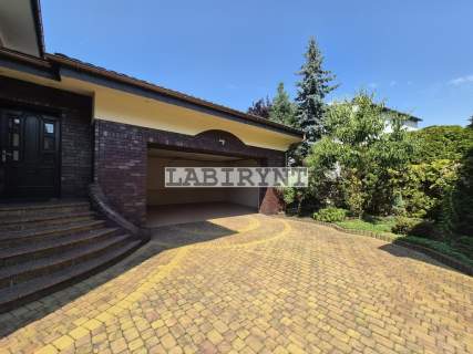 Stradom - luksusowa rezydencja - dom 440m2 budynek gospodarczy...