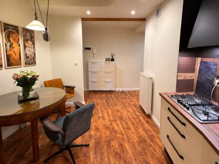 STYLOWE MIESZKANIE Z KOMINKIE 48,70 m 2 POKOJE UL. KOŻUCHOWSKA