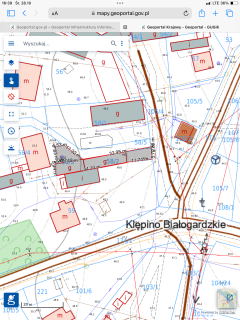 Działka budowlana wąska w centrum wsi
