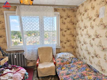 Przestronne mieszkanie do remontu z balkonem