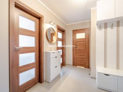 2 POKOJE 52 m BALKON OSOBNA KUCHNIA