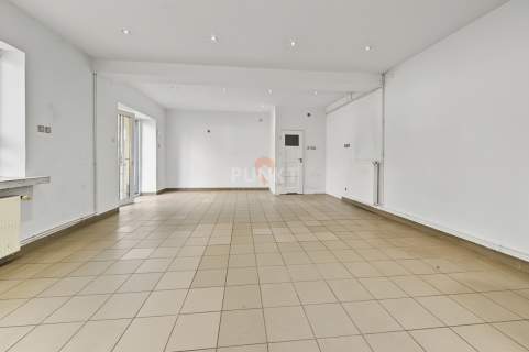 Lokal blisko centrum Witryna