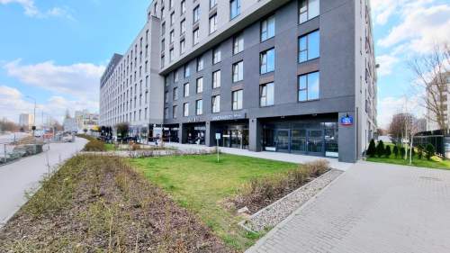 Do wynajęcia lokal w standardzie hotelowym. Wszystko w cenie.