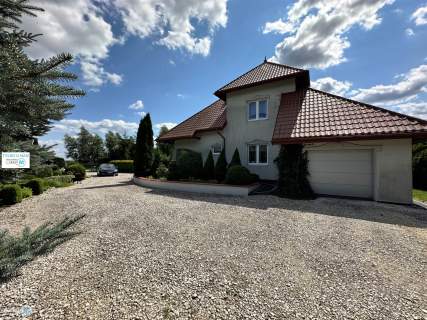 Dom z dużą działką 4 km od Chmielnika, Buska Zdrój