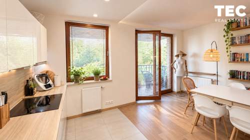 2 pokoje, duży balkon 8 m , gotowe do zamieszkania ul. Dąbska,...