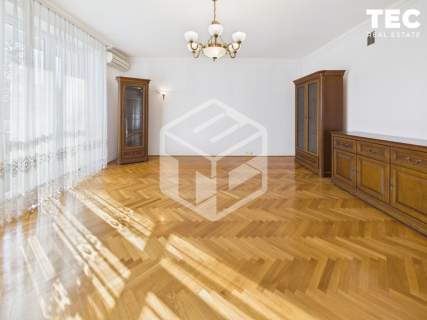 Przedwojenna elegancja w sercu Warszawy   88 m w Domu Oficerskim