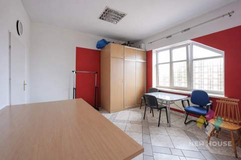 Os. Mazurskie, lokal 242,90 m2, I piętro, parking