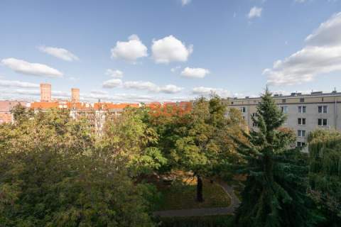 2 pokoje z osobą kuchnią i balkonem w centrum