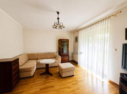 Bielany Wr. dom wolnostojący, 8 pokoi, garaż