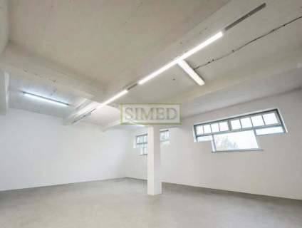 Magazyn suchy,widny,okna.Winda towarowa,parking,rampa,ochrona,dost24h.