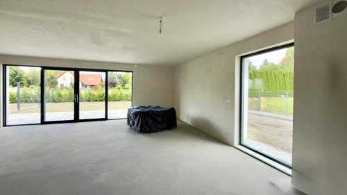 Ponad 60m2 salonu z kuchnią w nowoczenym domu klasy premium