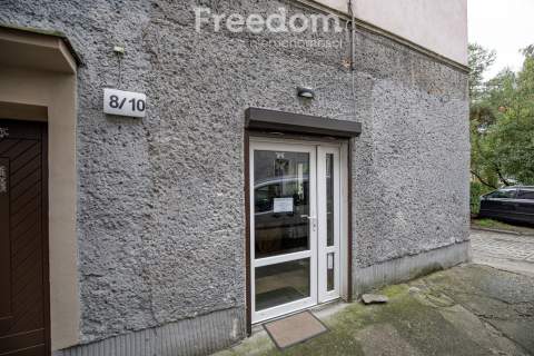 Lokal handlowo-usługowy 24,70 m w centrum Brzegu ul. Sta
