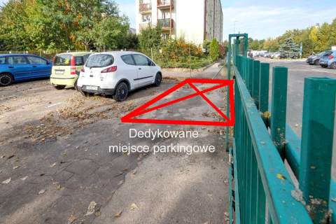 Zadbane z parkingiem, balkonem i piwnicą