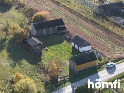 Gospodarstwo rolne, dom, gospodarstwo i mały las