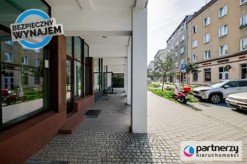 Lokal 60 m2, duże witryny, centrum Gdyni