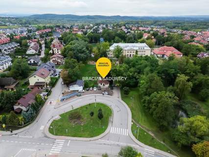 Budynek wolnostojący / pętla MPK / duży ruch