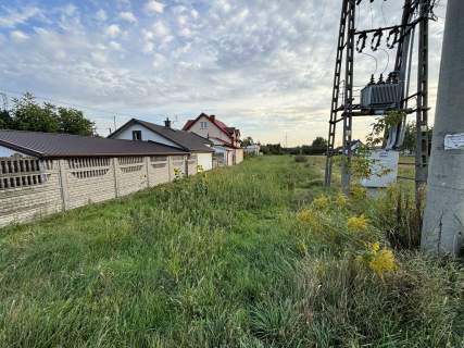 Działka budowlano-usługowa 1863 m2 w Święcicach.