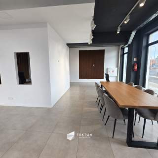 190M2 lokal do wynajęcia, parking, witryny