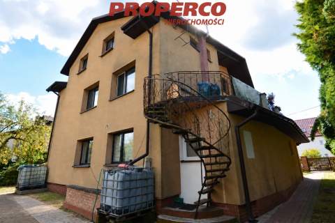 Dom 9-pok., pow. 250m2, Piekoszów