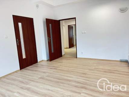 Centrum, 3 pokoje, 75m2, parter, bezpłatny parking, 2 osobne...