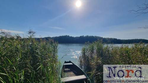 KAMIENICA DZIAŁKA NAD JEZIOREM, MAZURY