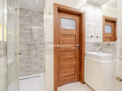 2 POKOJE 52 m BALKON OSOBNA KUCHNIA